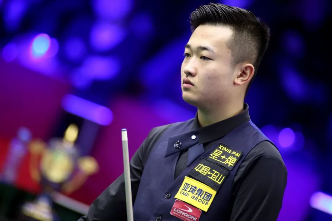 牢牢掌握着 牢牢掌握着